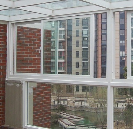 Installation des fenêtres et des portes UPVC en hiver